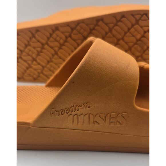 Freedom Moses Bright Orange Sol Slip On's Slides 37/38- US 6.5/7 - Picture 10 of 12